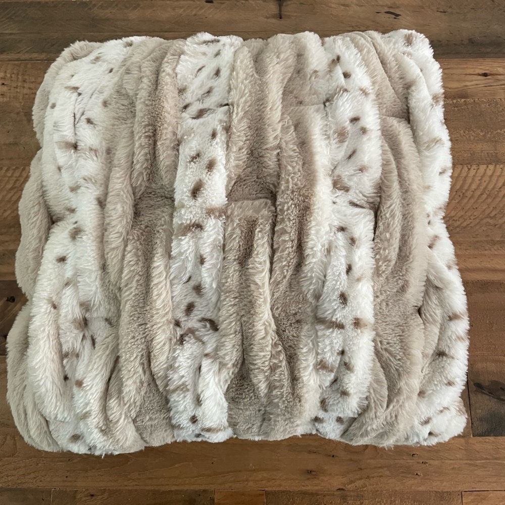 Soft Surroundings La Parisienne Faux Fur Pillow